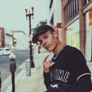 Meet your Posher, Andres